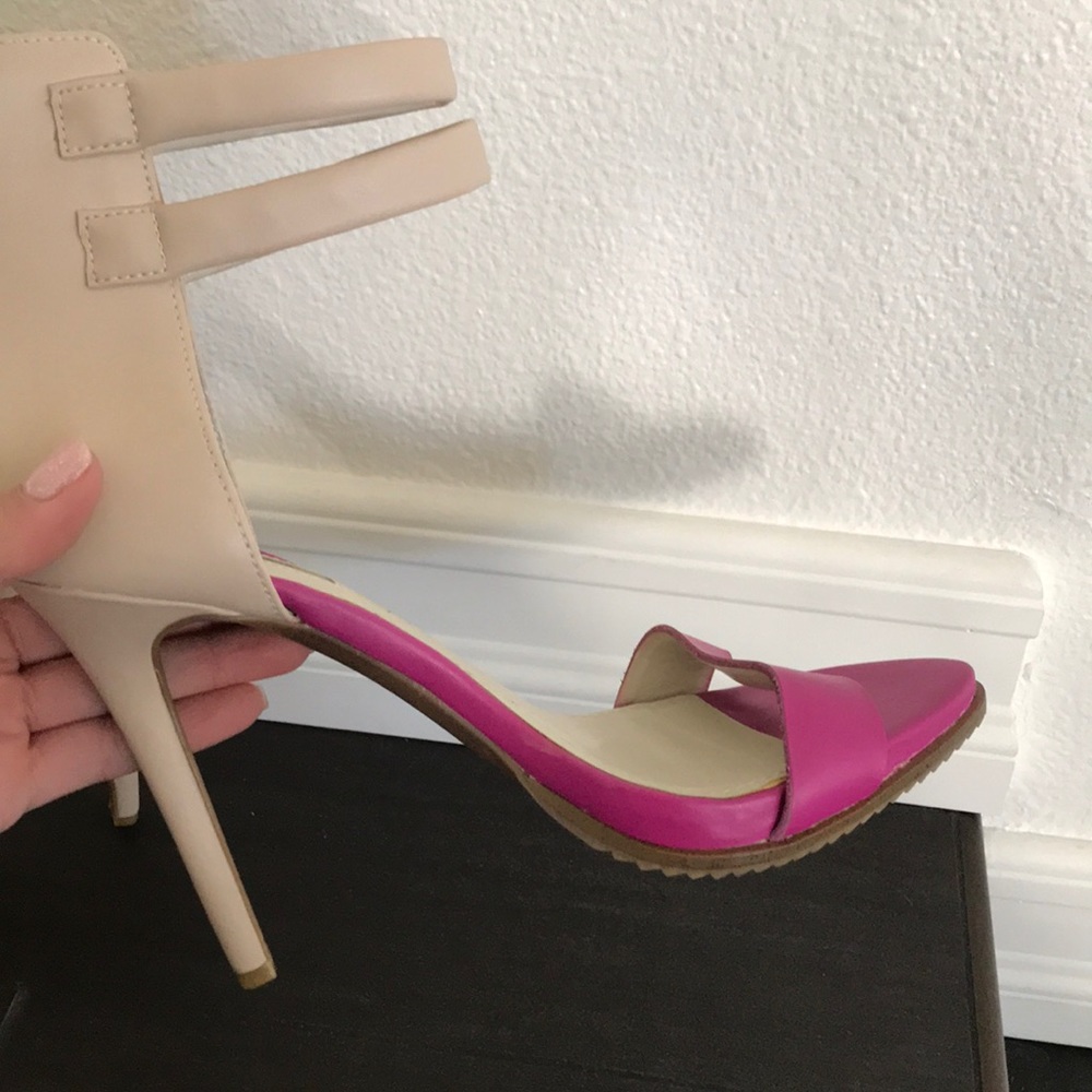 Heels - Picture 3 of 3